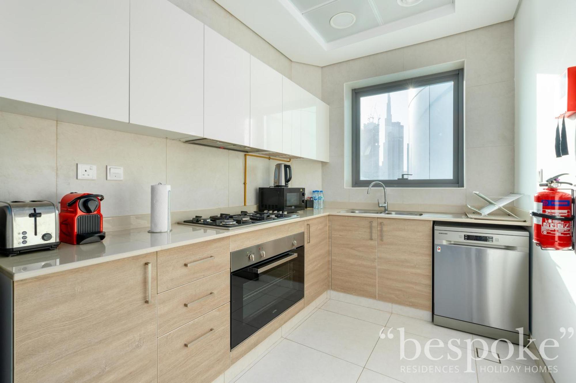 Bespoke - The Bay Residence, Stunning Views Dubai