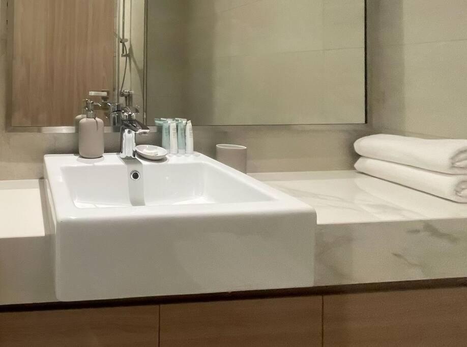 Cozy 1br 10 Min From Downtown Apartment *