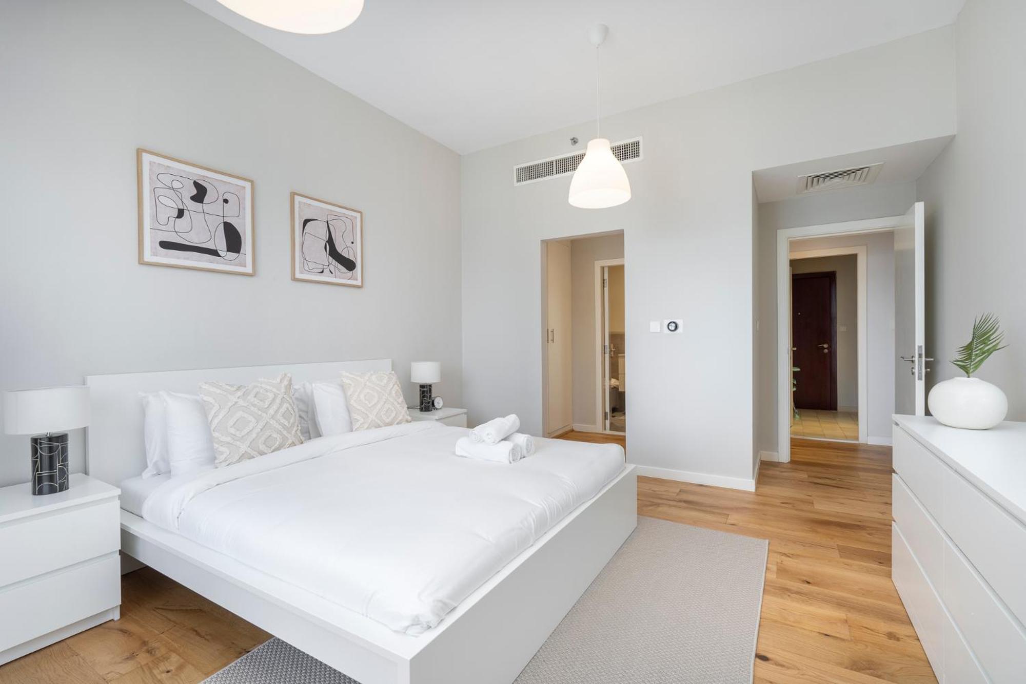 Cool 2 Bedroom Flat With Stunning Marina Views Dubai