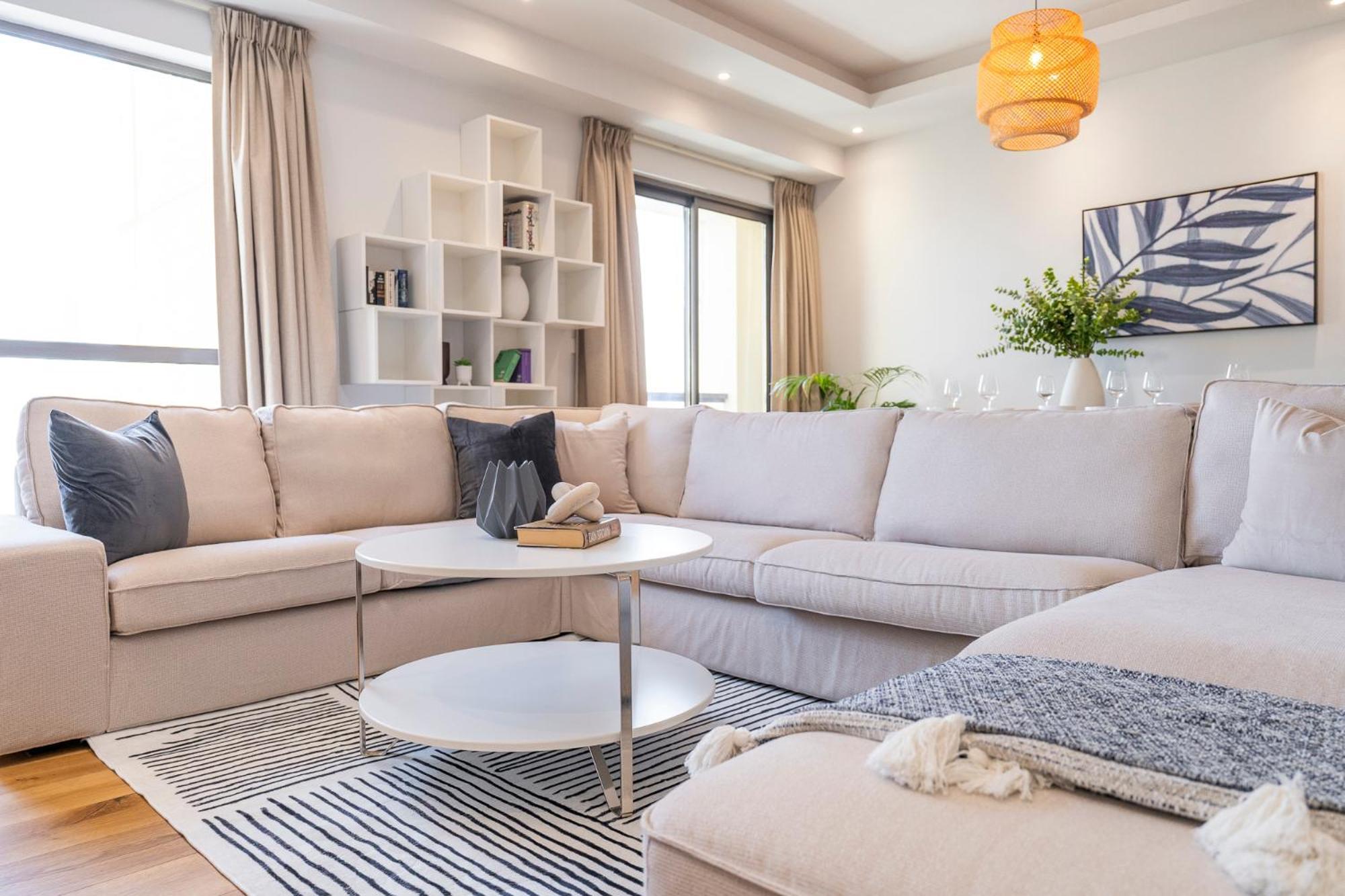 Apartment Cool 2 Bedroom Flat With Stunning Marina Views Dubai