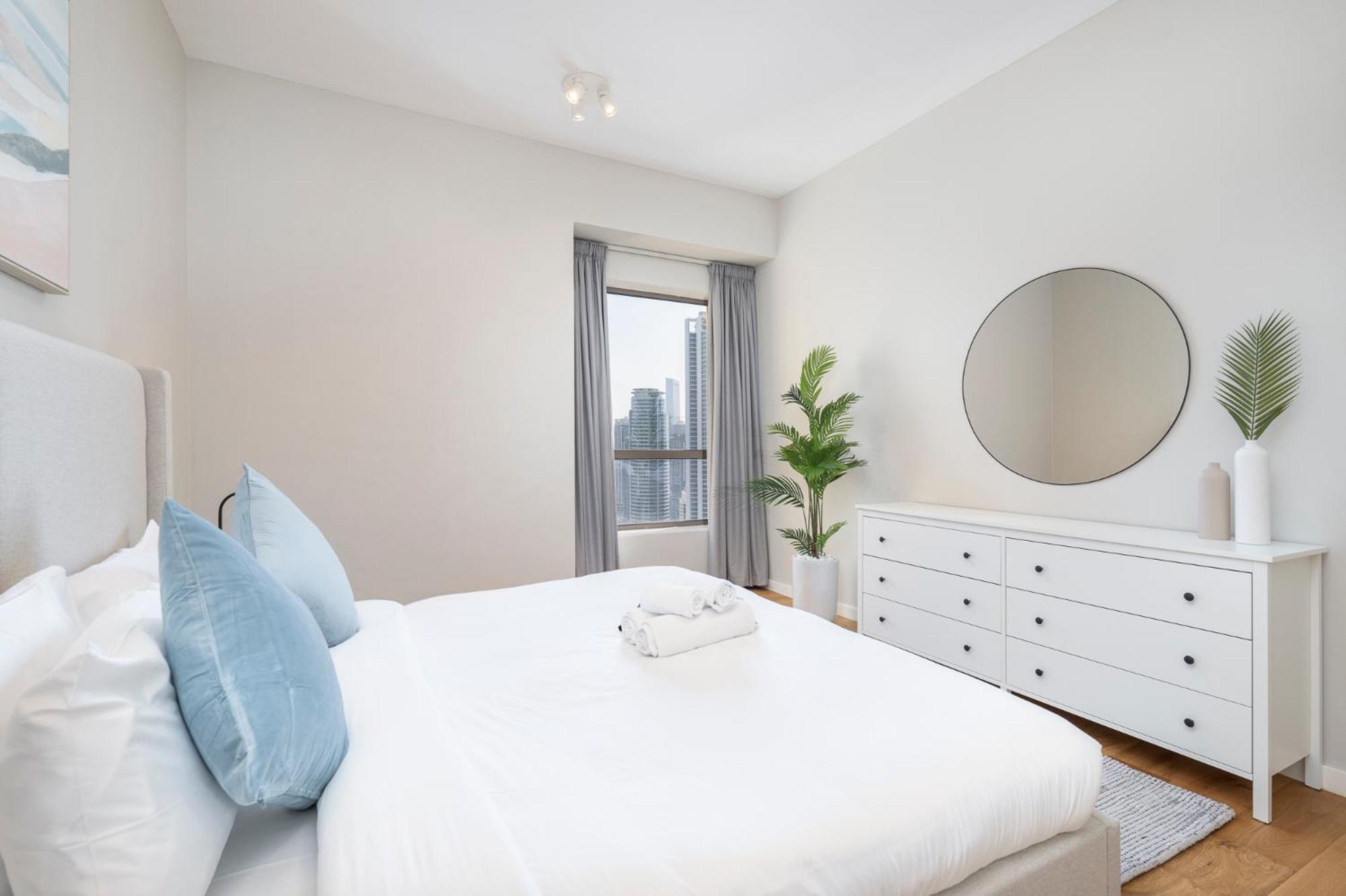 Cool 2 Bedroom Flat With Stunning Marina Views *