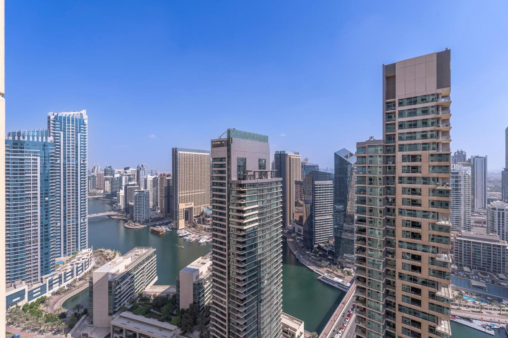 Cool 2 Bedroom Flat With Stunning Marina Views