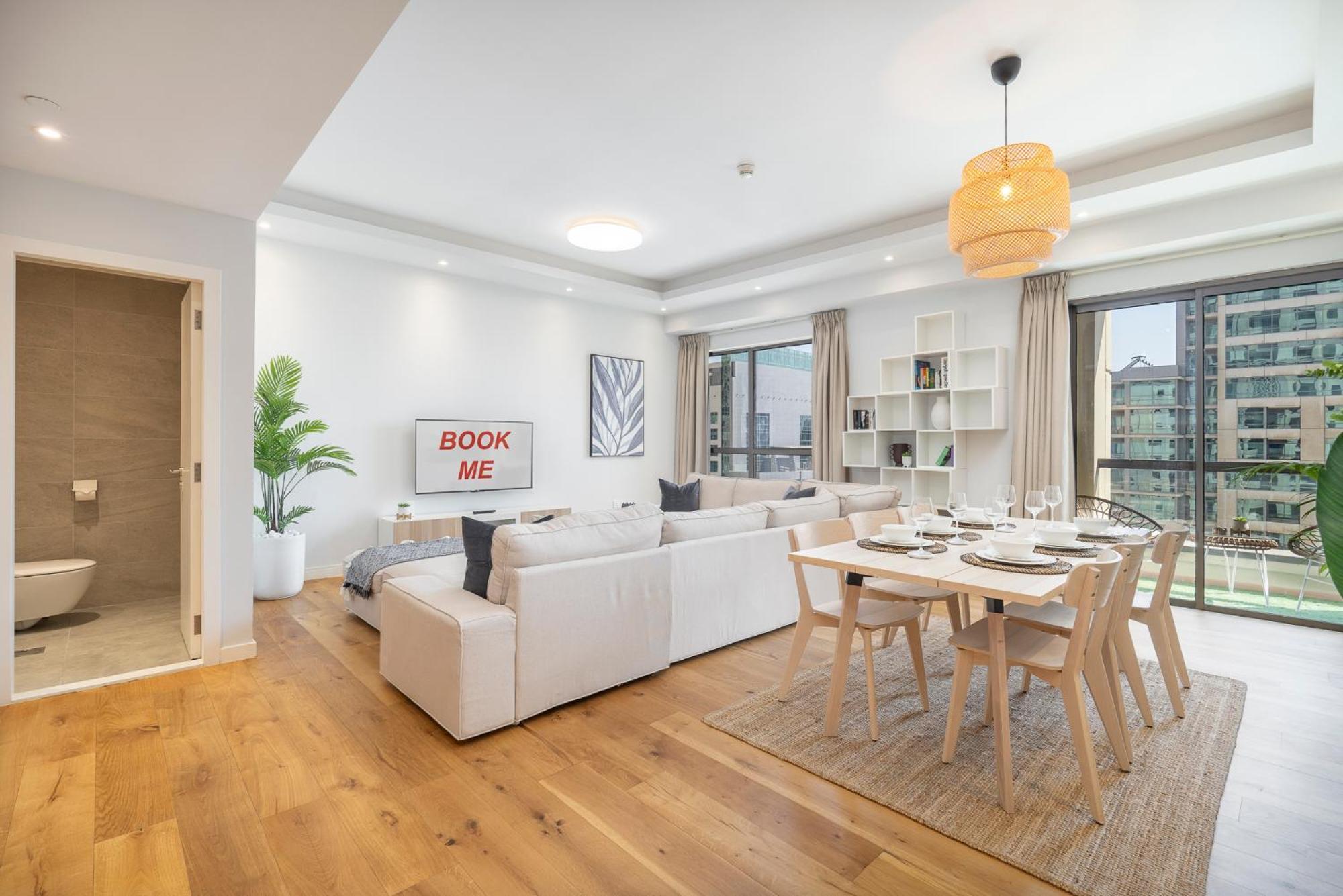 Cool 2 Bedroom Flat With Stunning Marina Views Apartment *