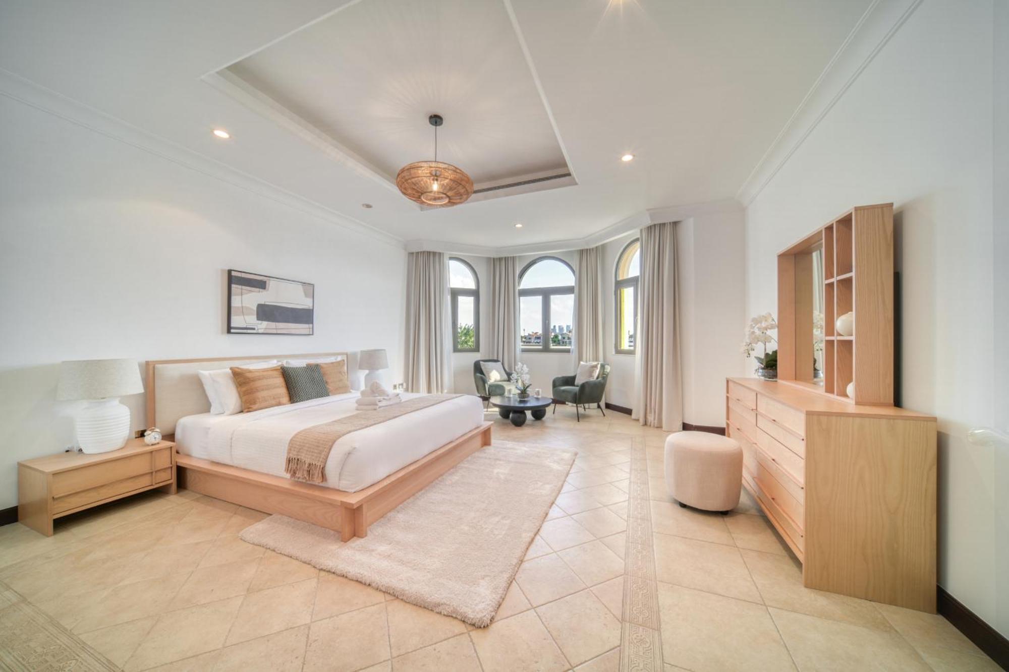 Frond D, Front Villa, Palm Jumeirah - Mint Villa *