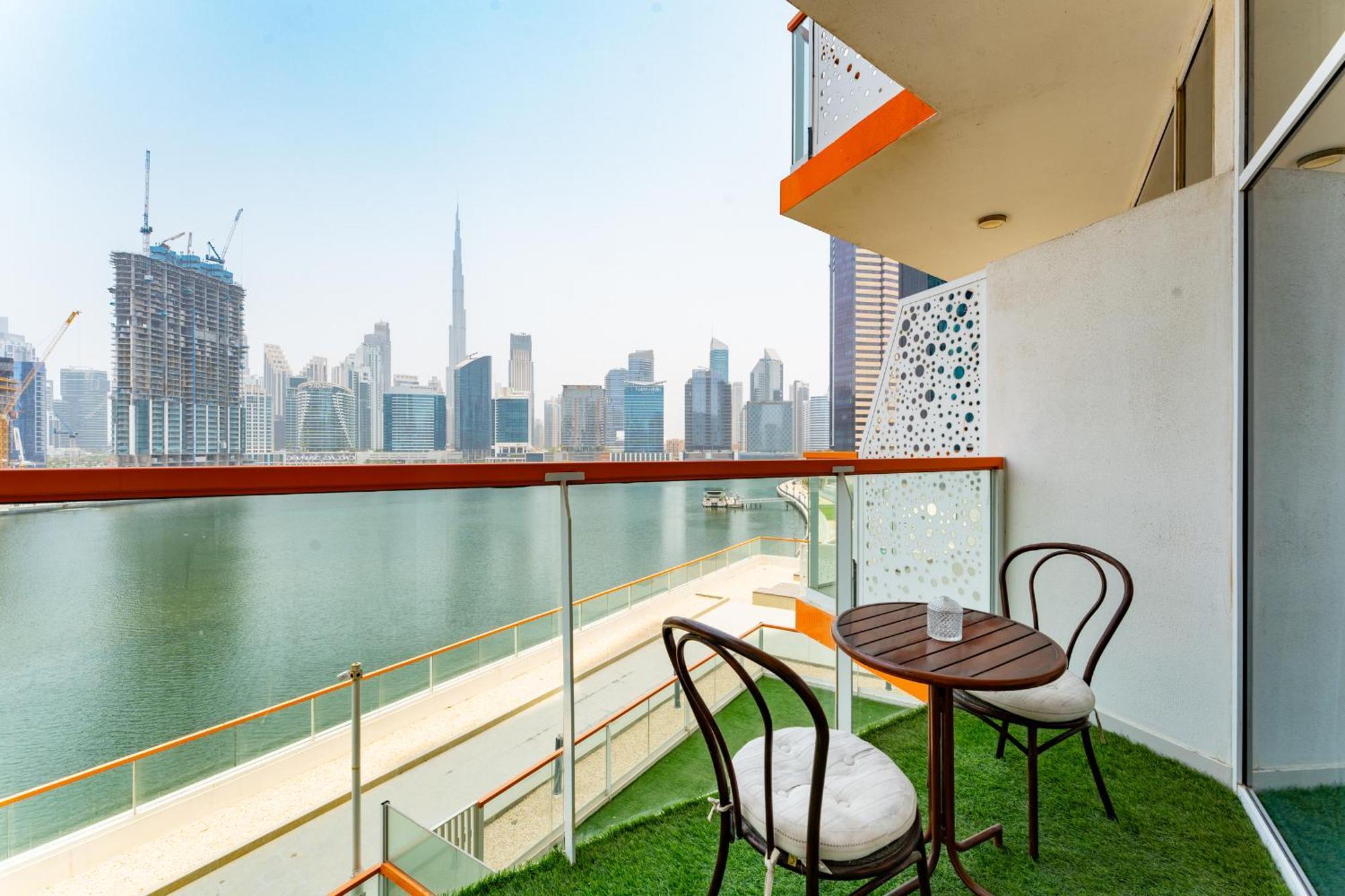 In Millennium Binghatti By Pk Holidays Apartment *