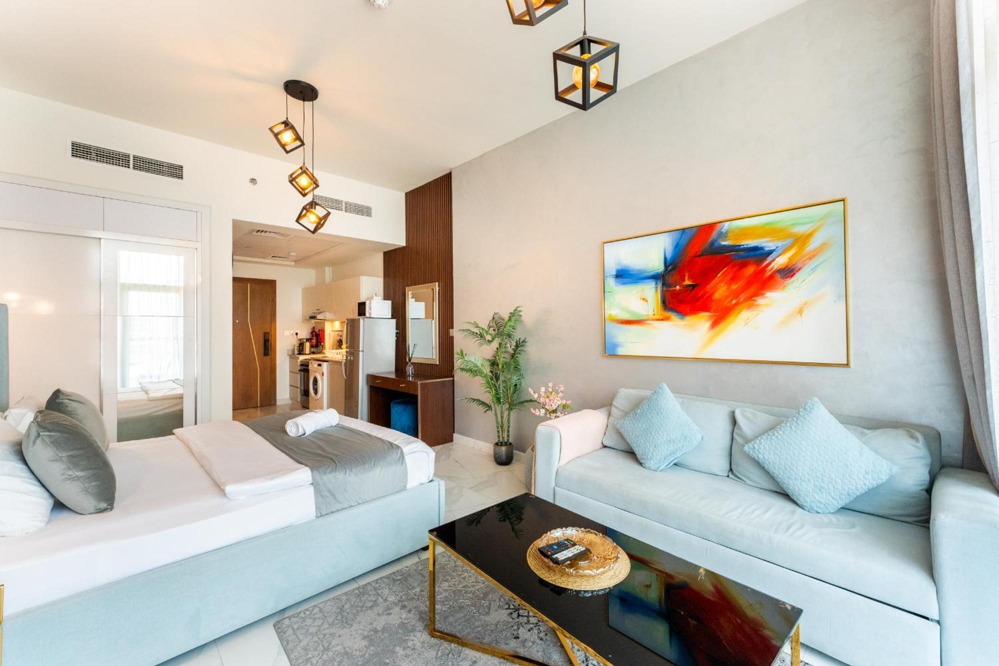 In Millennium Binghatti By Pk Holidays Apartment *