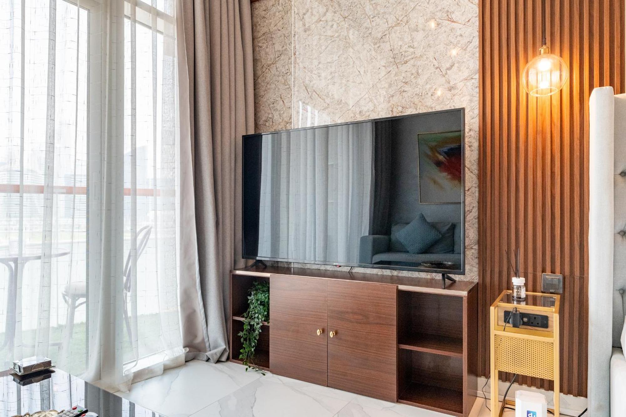 In Millennium Binghatti By Pk Holidays Apartment Dubai