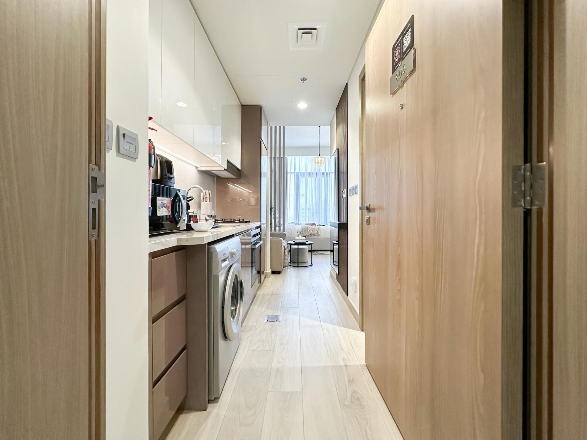 Trophy Modern Marvel Cozy With Smart Features In Azizi Riviera