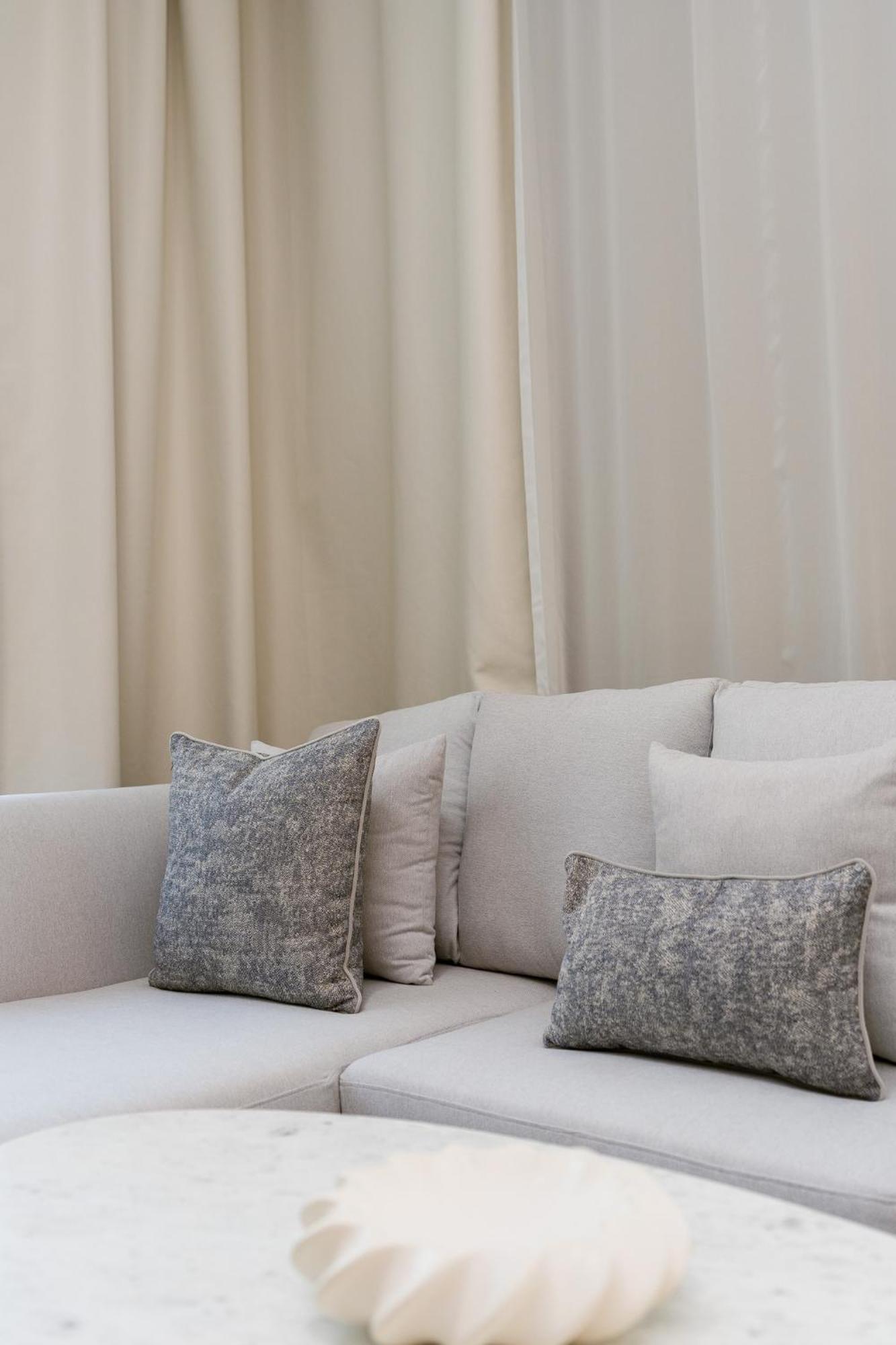 Citihome-stunning 1br Captivating Elegance & Style Apartment Dubai