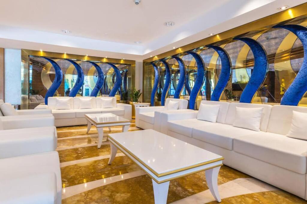 Luxury Ocean Heights Views, Marina, 4 Bds