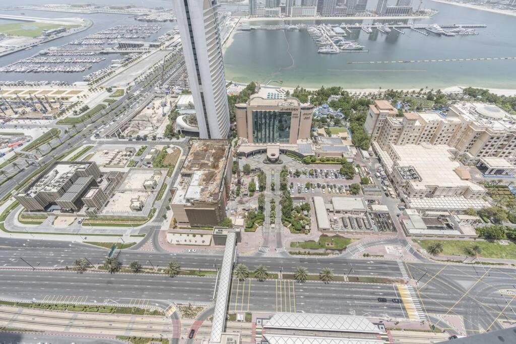 Luxury Ocean Heights Views, Marina, 4 Bds Apartment Dubai