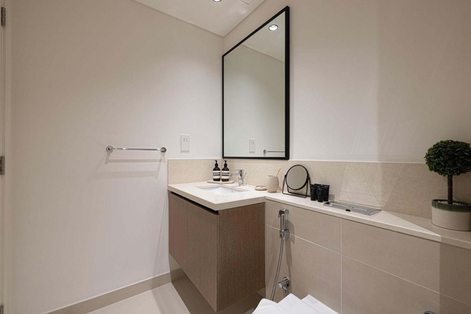 Luxury Minimalistic In Downtown Opposite Burj Khalifa & Mall Dubai