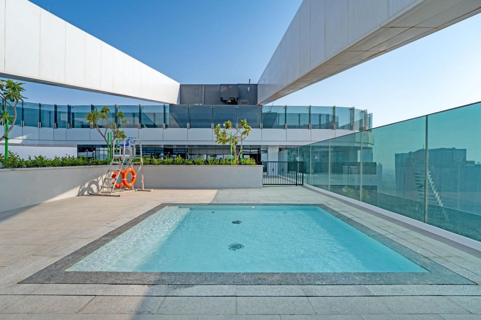 One Residences, East Tower- Luxury 360 Live Apartment