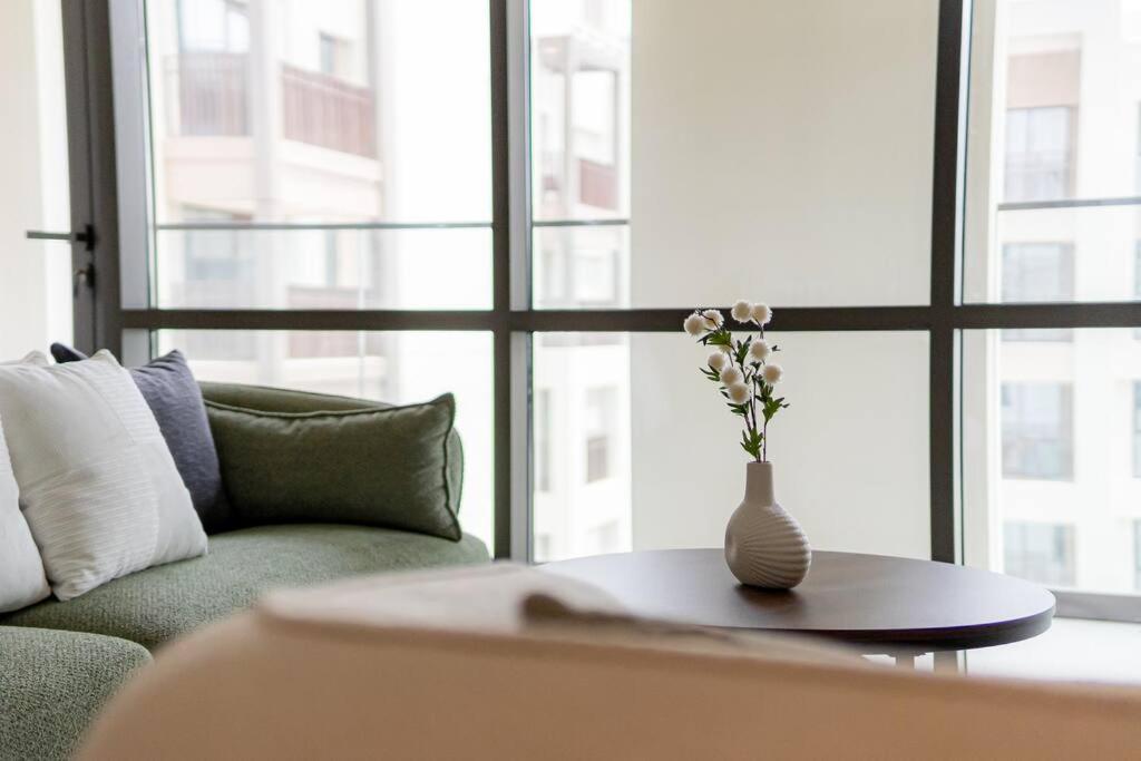 Apartment Stylish 2 Bedroom At Vida Residence, Creek Dubai