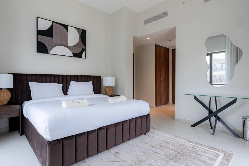 Stylish 2 Bedroom At Vida Residence, Creek Apartment Dubai