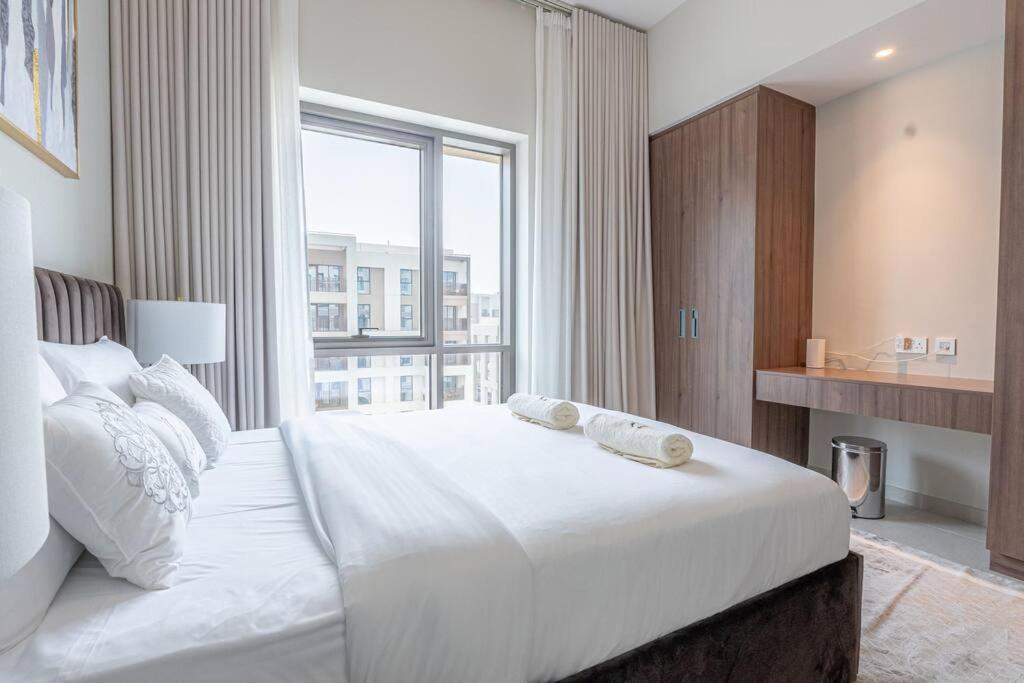Apartment Stylish 2 Bedroom At Vida Residence, Creek Dubai