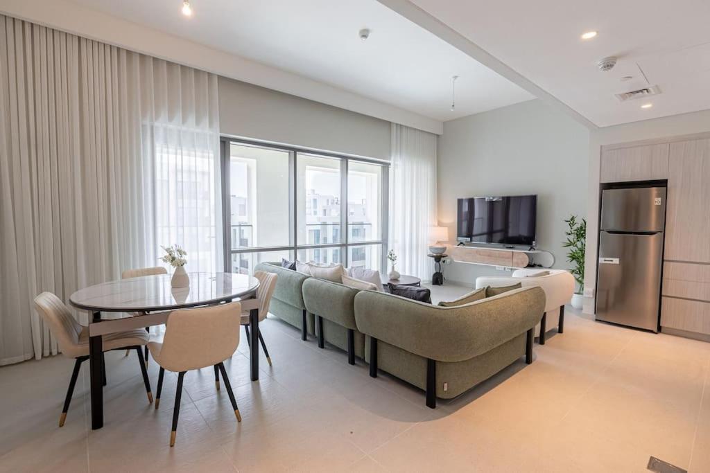 Stylish 2 Bedroom At Vida Residence, Creek Apartment Dubai