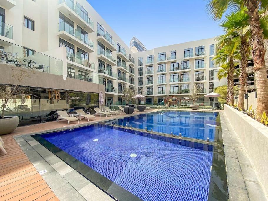 Stunning Modern Luxury At Jvc *