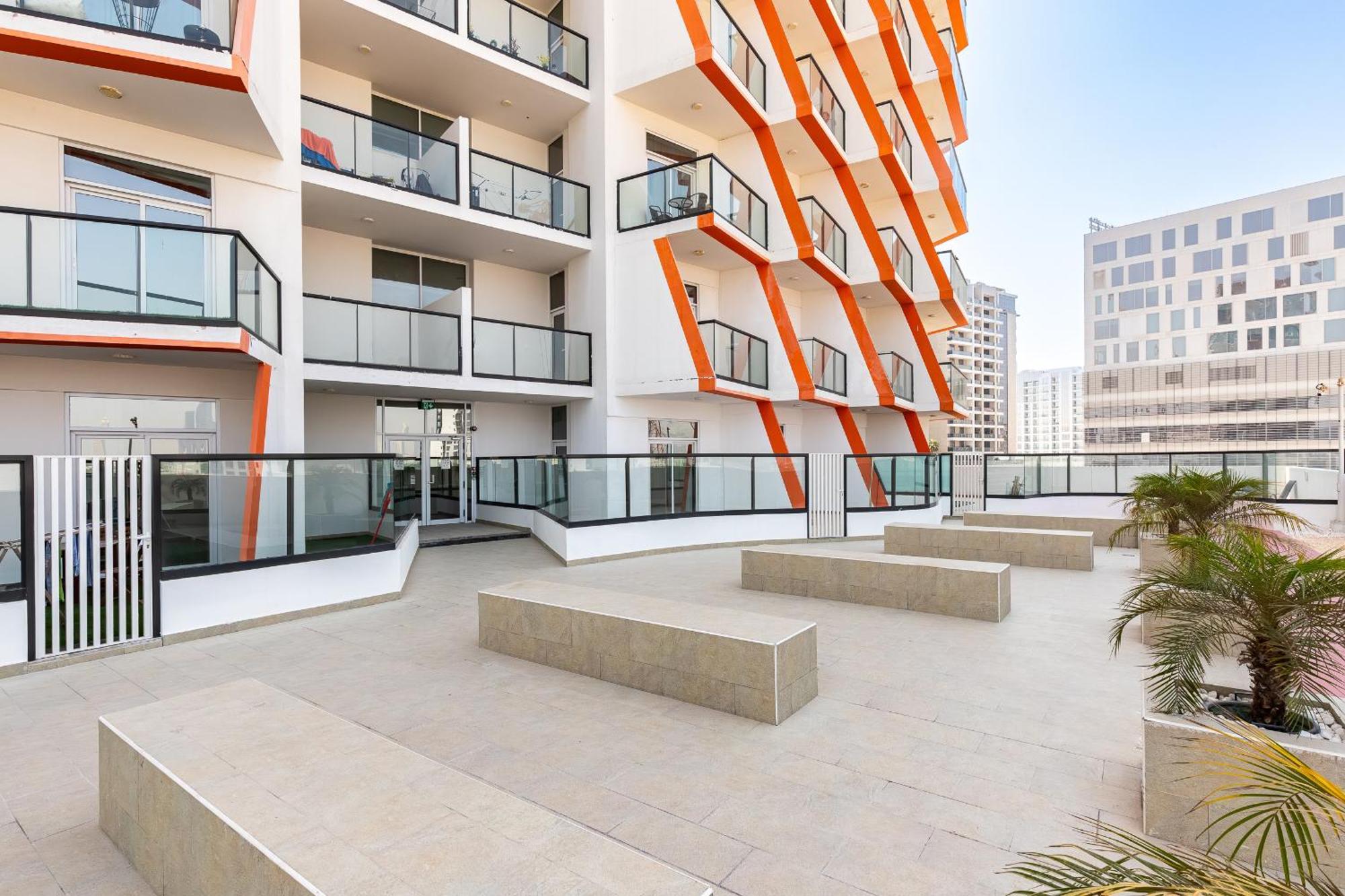 Binghatti Gateway By Simply Comfort Apartment Dubai