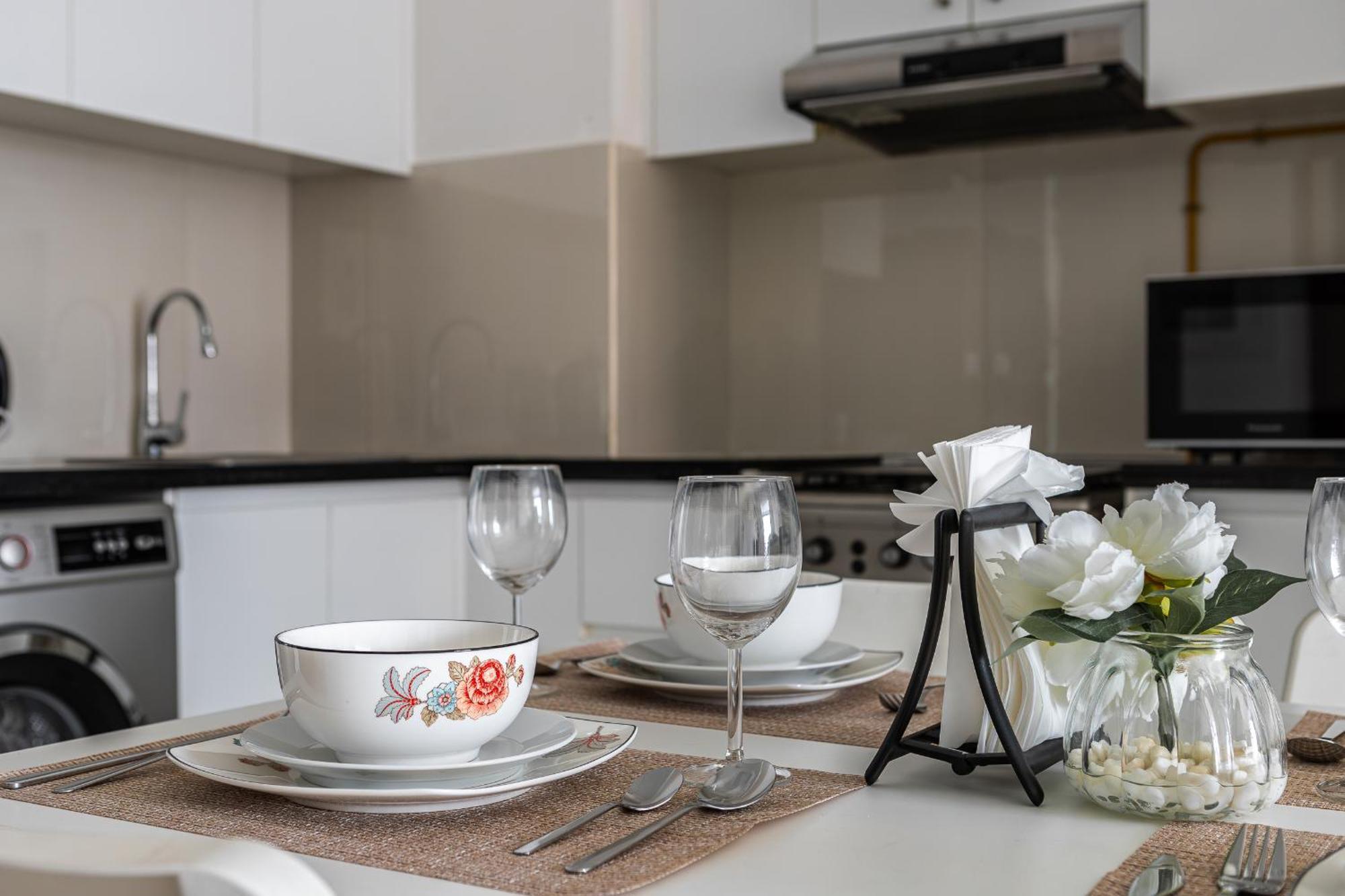 Binghatti Gateway By Simply Comfort Apartment