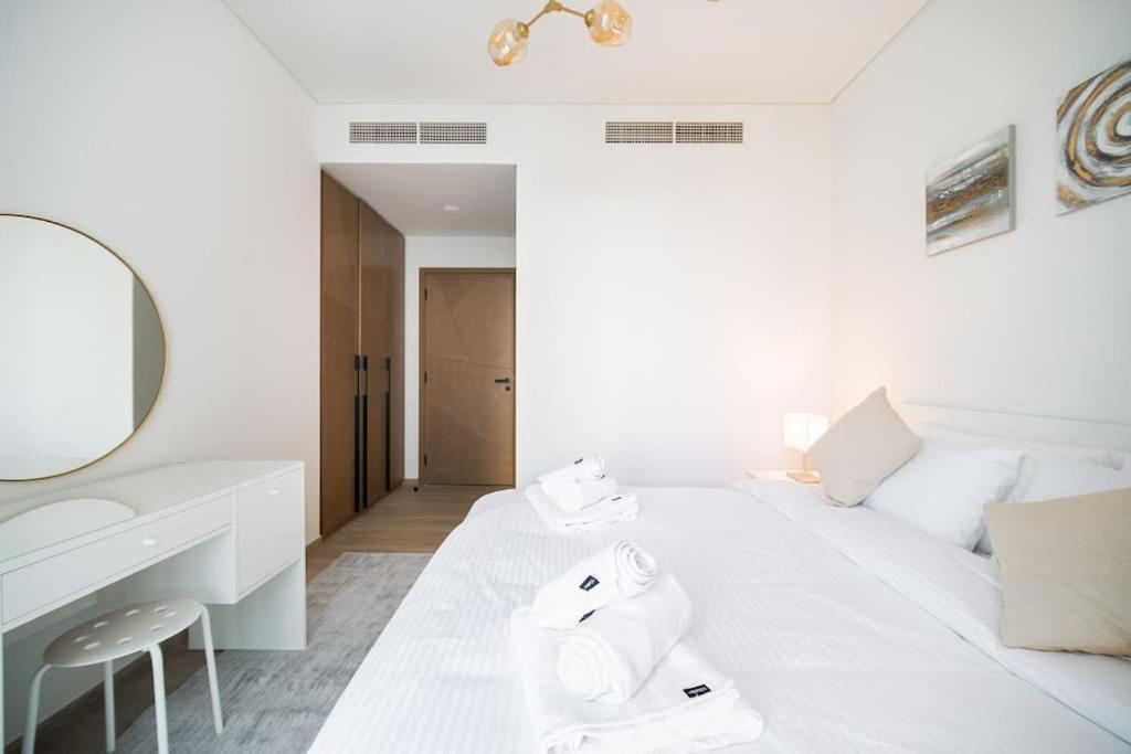 Bright 1-bdr View Of Harbour Creek Apartment
