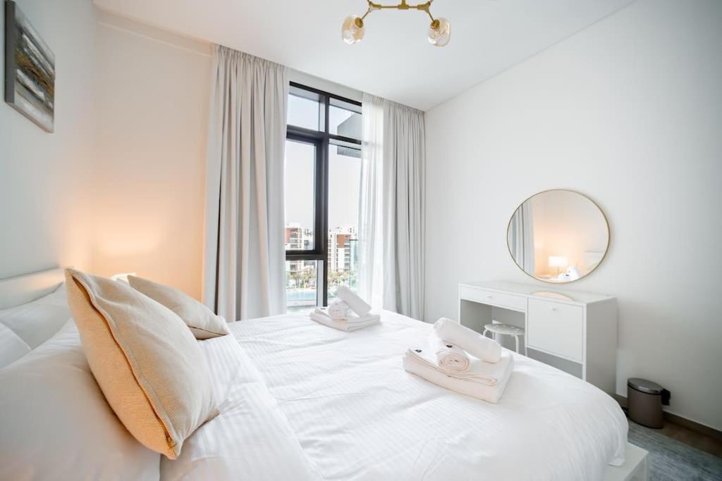 Bright 1-bdr View Of Harbour Creek Dubai