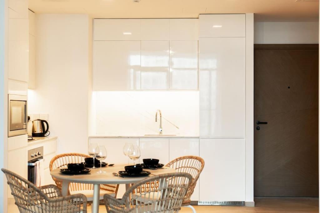 Bright 1-bdr View Of Harbour Creek