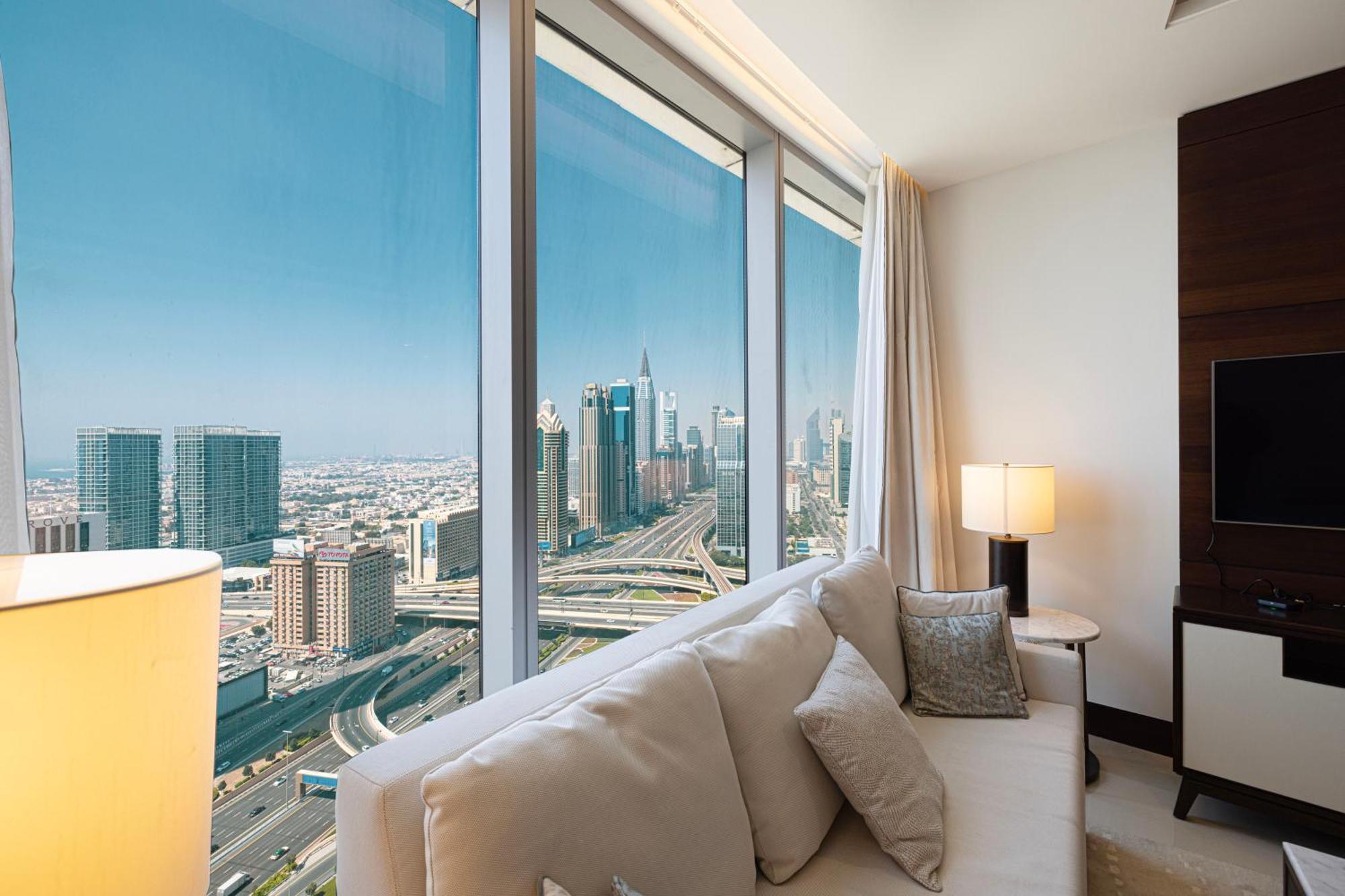 Apartment Easemytrip - Exquisite Downtown 2br In Address Skyview Tower 1