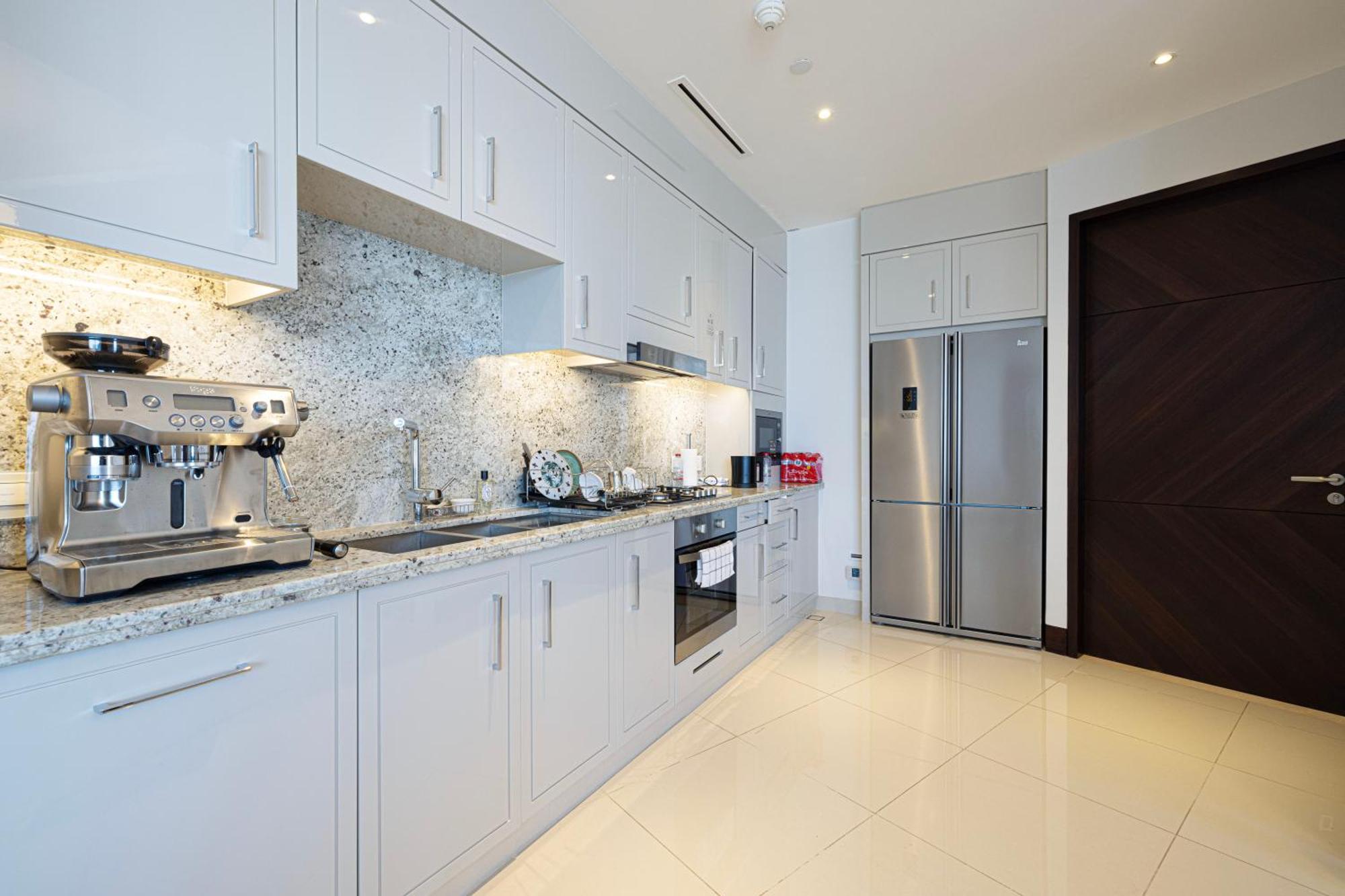 Easemytrip - Exquisite Downtown 2br In Address Skyview Tower 1 Apartment