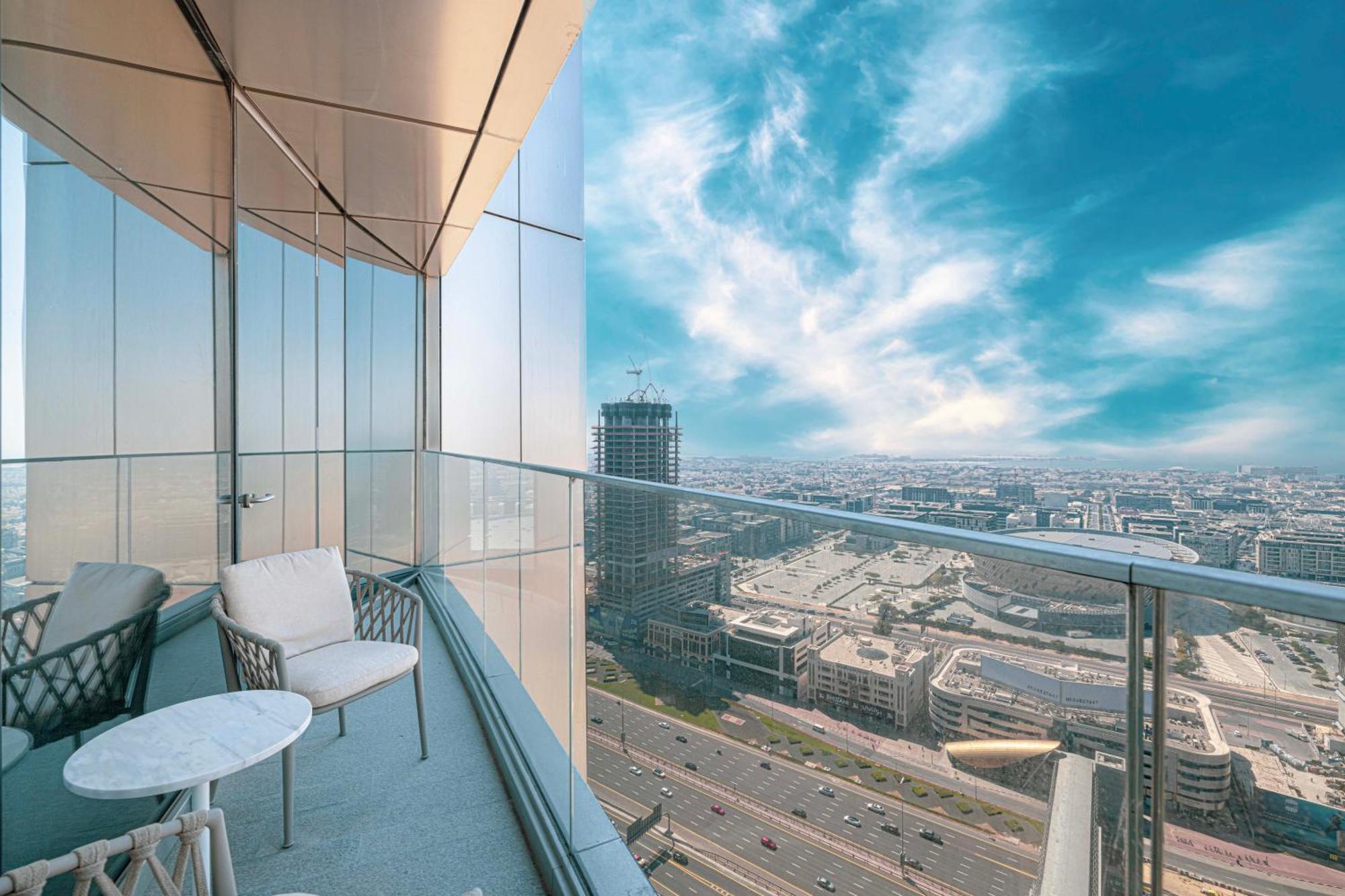 Easemytrip - Exquisite Downtown 2br In Address Skyview Tower 1 Apartment *