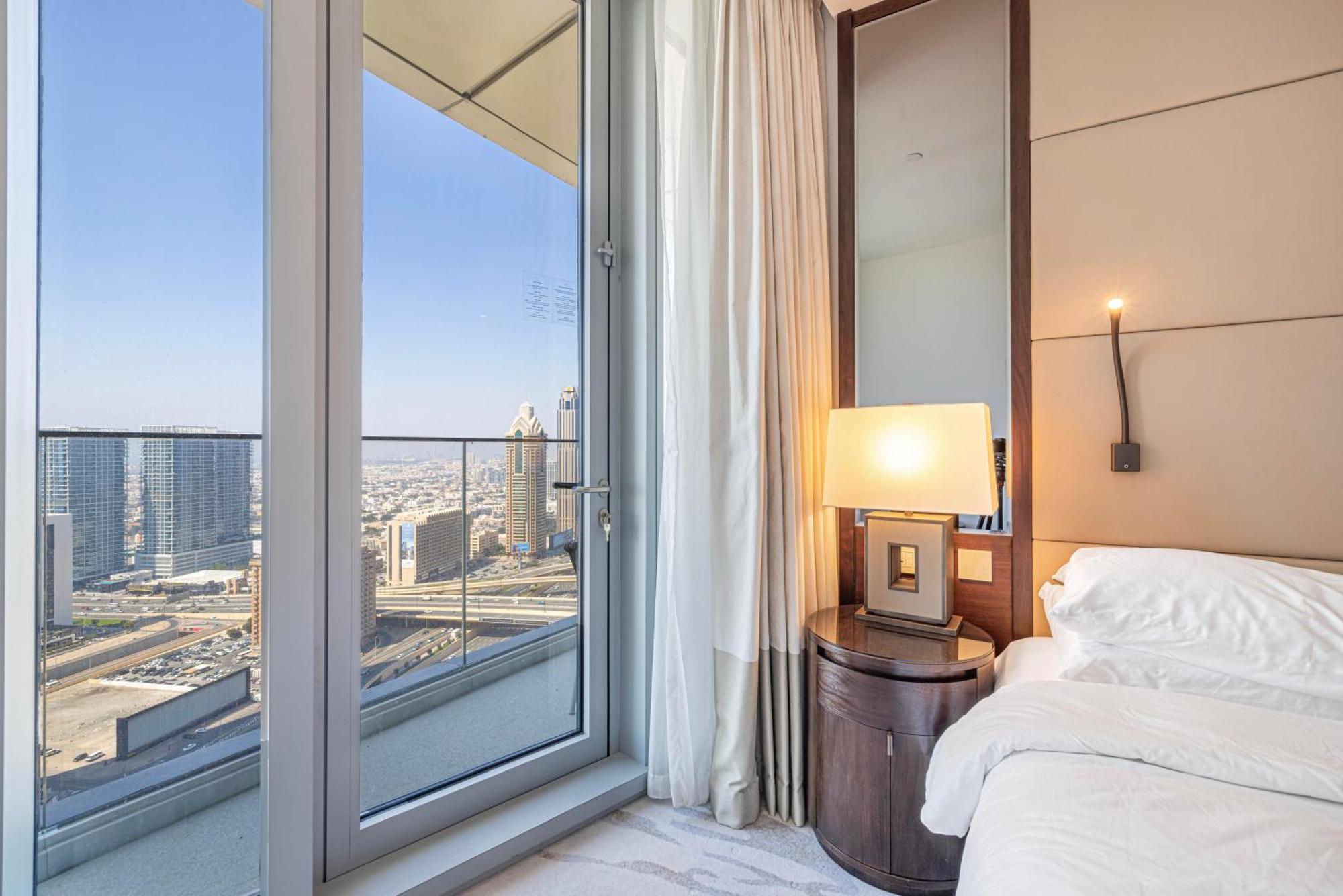Apartment Easemytrip - Exquisite Downtown 2br In Address Skyview Tower 1