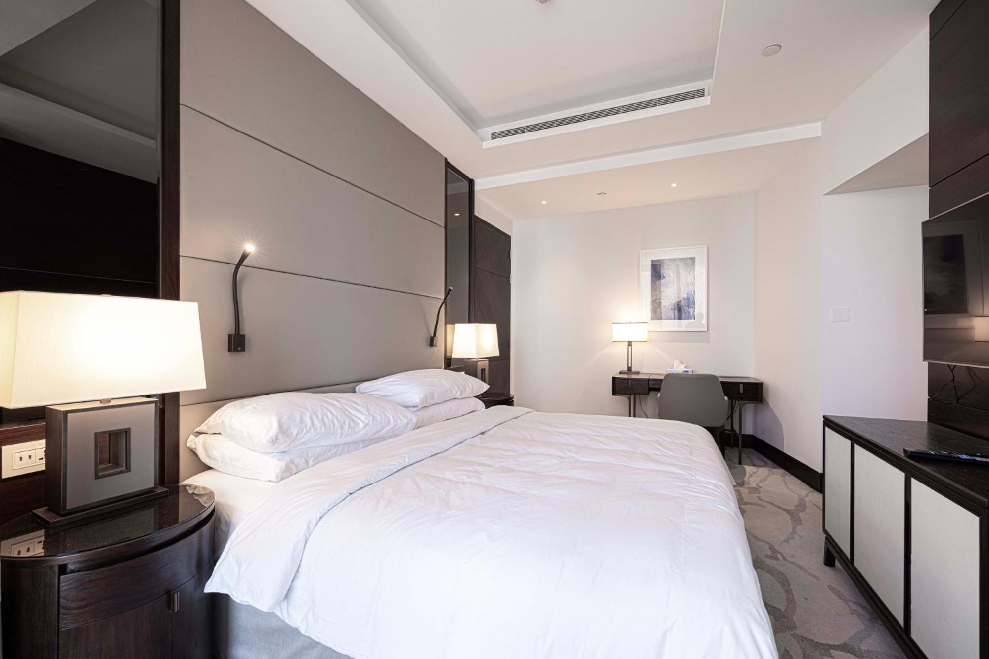 Apartment Easemytrip - Exquisite Downtown 2br In Address Skyview Tower 1