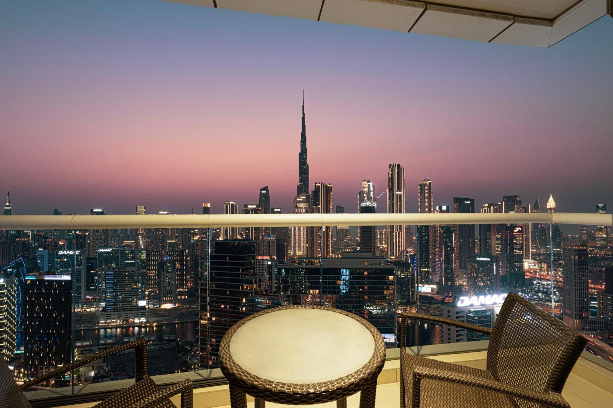 Apartment Luxurious 2bdr In Paramount Towers With Stunning Burj Khalifa Views Dubai