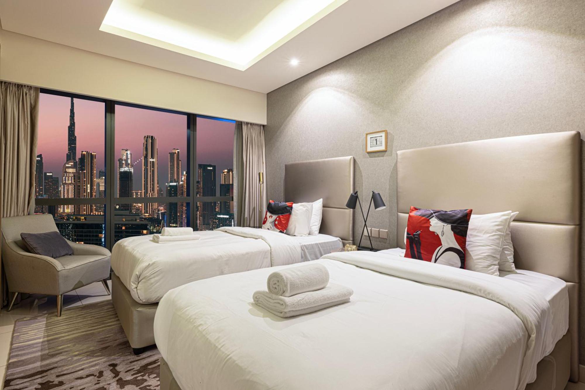 Luxurious 2bdr In Paramount Towers With Stunning Burj Khalifa Views Dubai