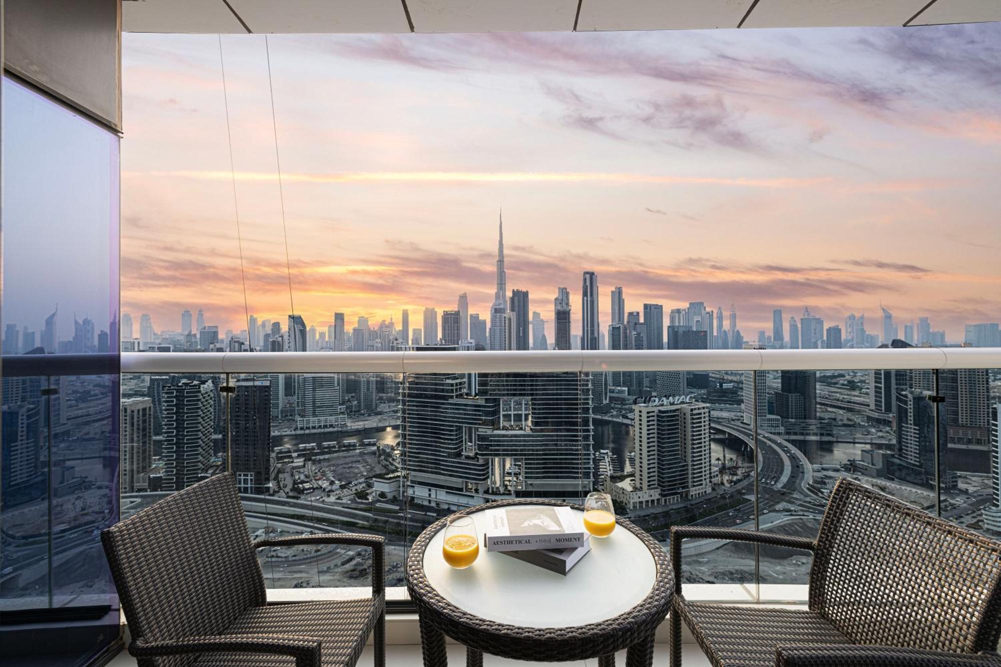 Apartment Luxurious 2bdr In Paramount Towers With Stunning Burj Khalifa Views *