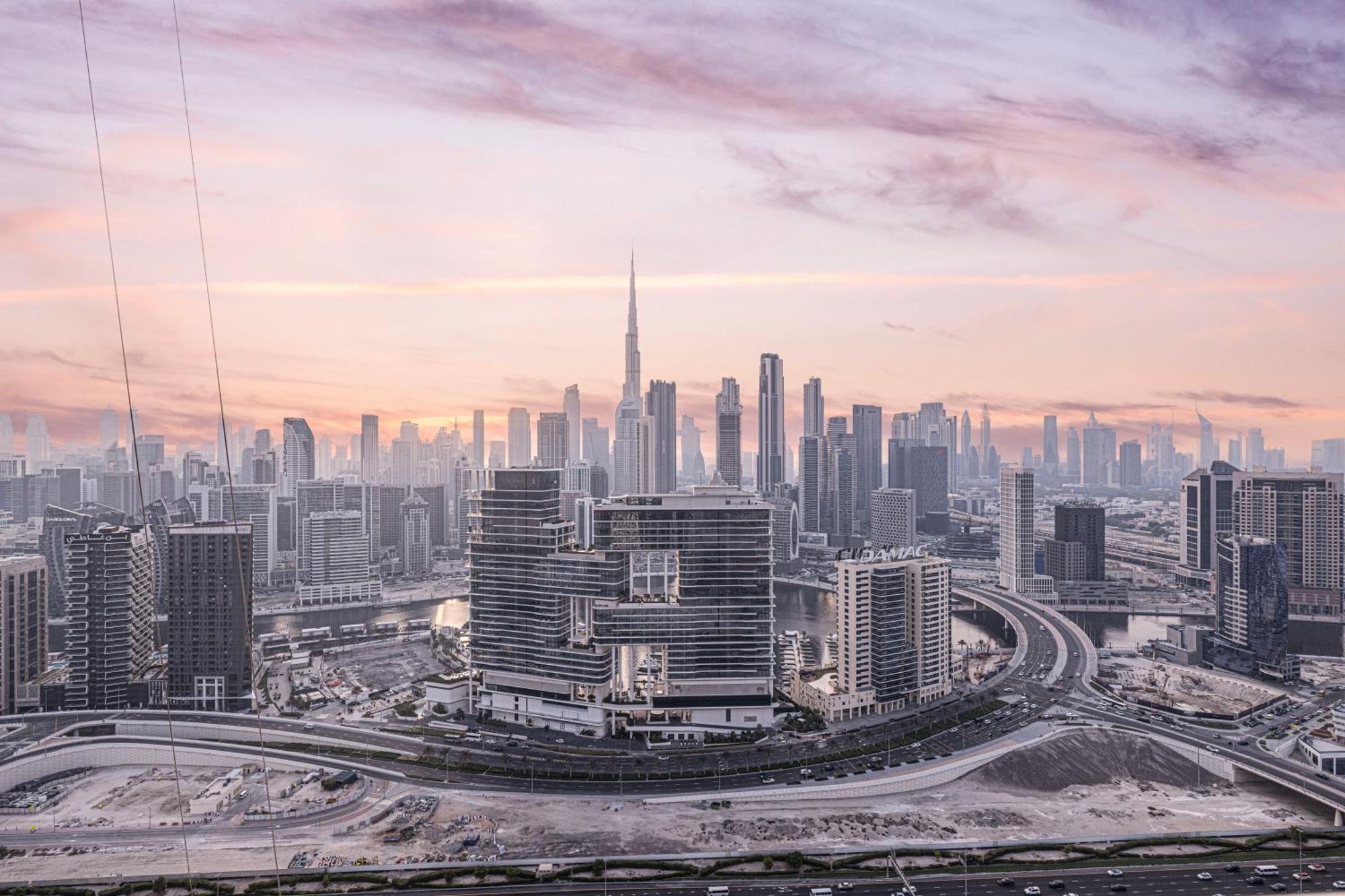 Luxurious 2bdr In Paramount Towers With Stunning Burj Khalifa Views *