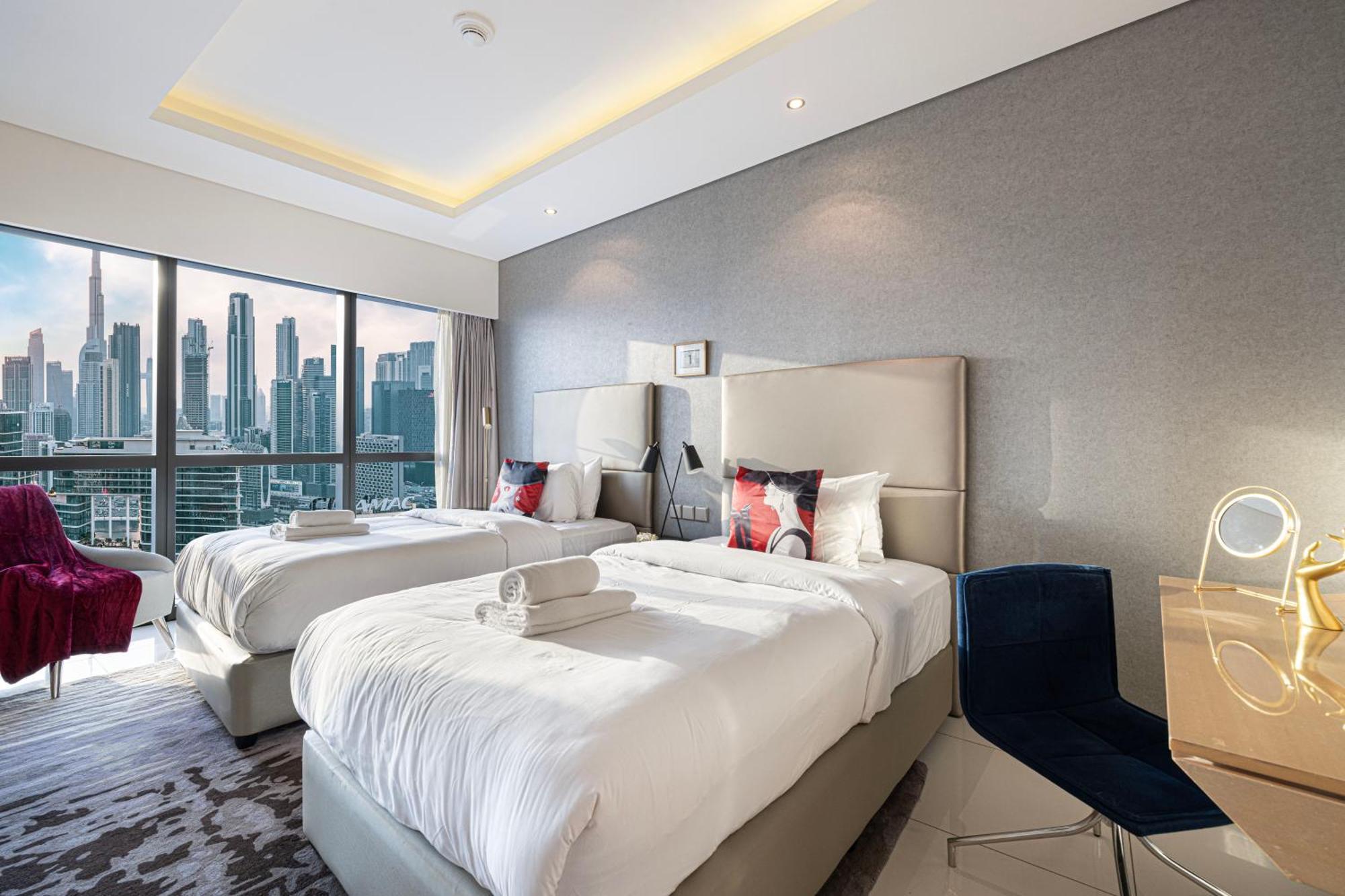 Apartment Luxurious 2bdr In Paramount Towers With Stunning Burj Khalifa Views