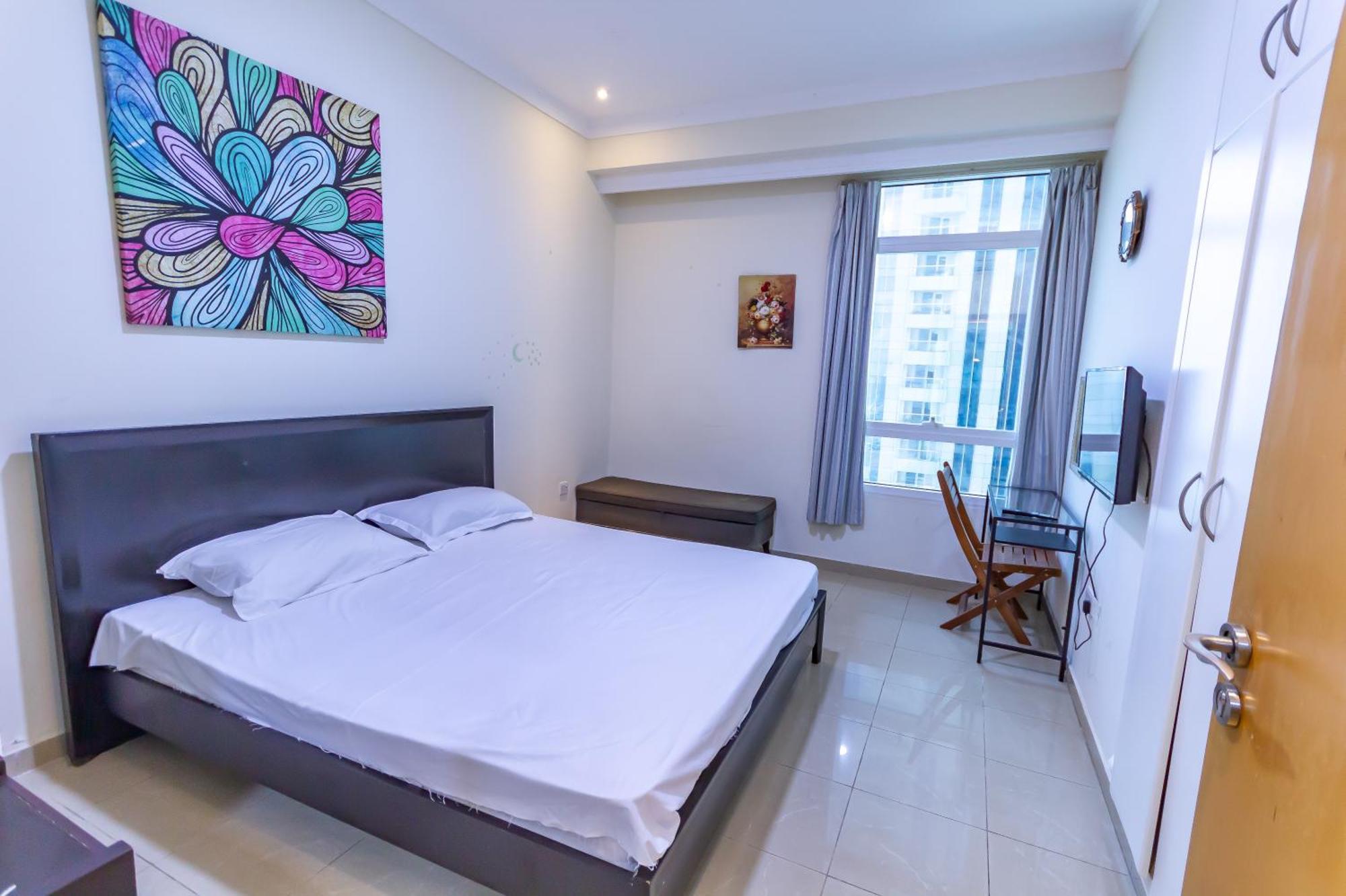 Lovely Spacious For Ladies In Marina للفتيات فقط Apartment