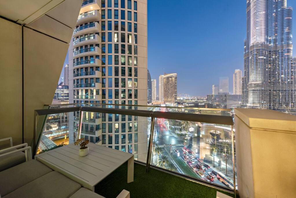 First Class 2br Burj Khalifa View Apartment *