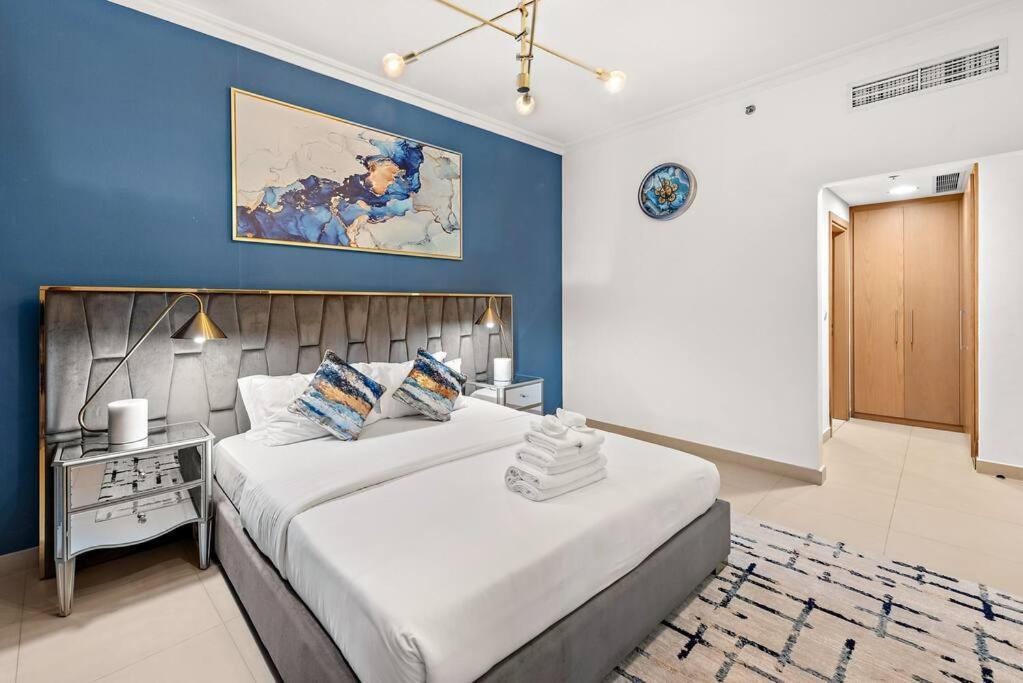 First Class 2br Burj Khalifa View Apartment