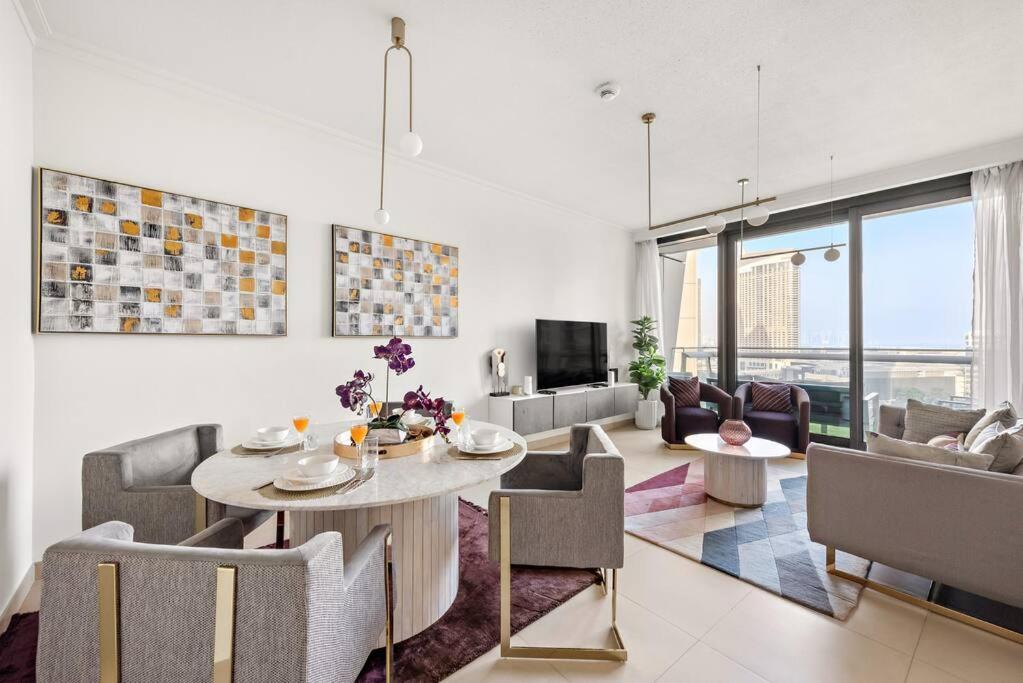 First Class 2br Burj Khalifa View Apartment *