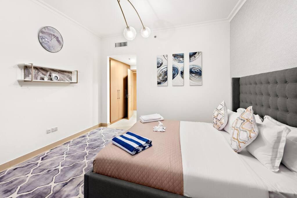 First Class 2br Burj Khalifa View Apartment