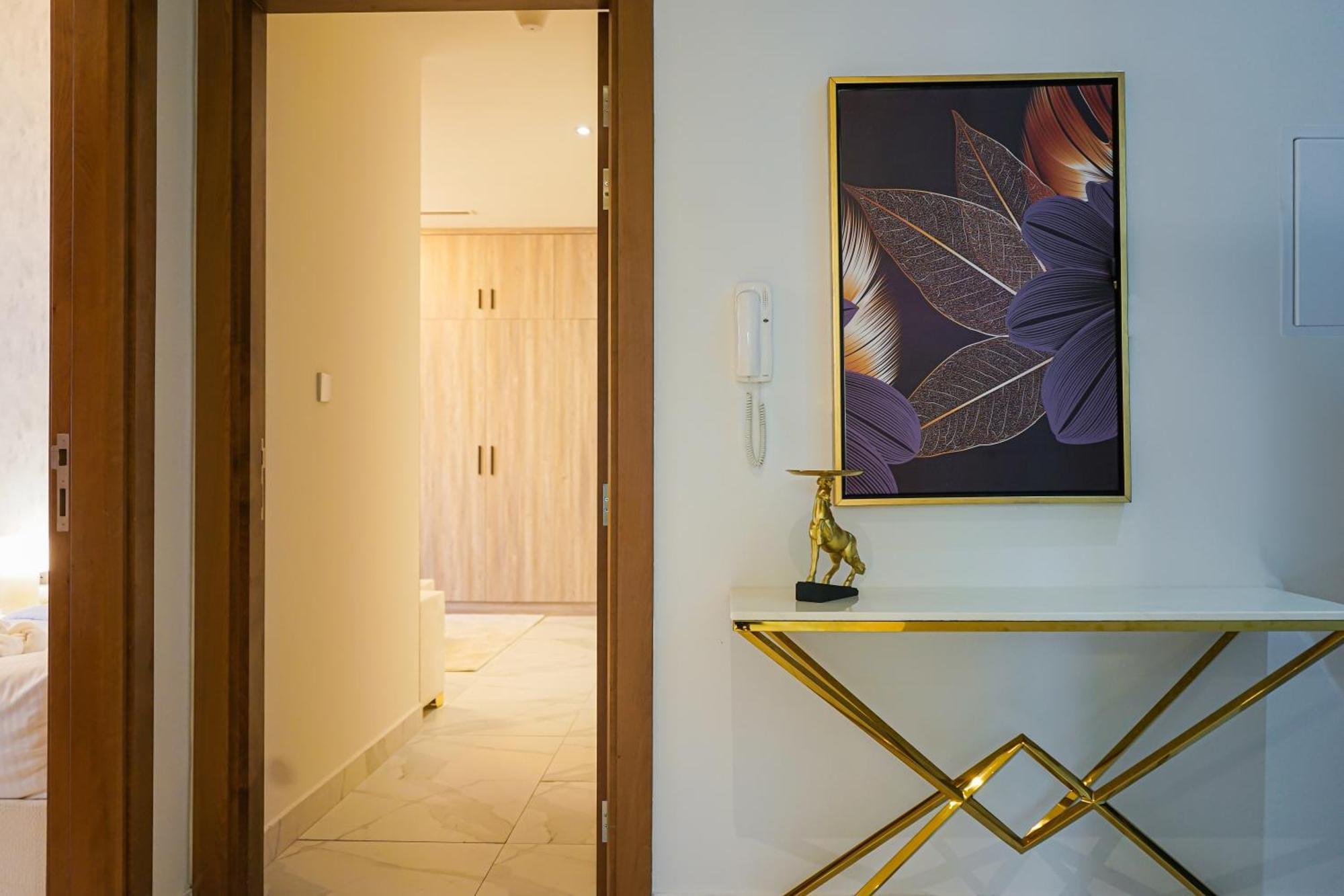 Millennium Binghatti 2br Burj Khalifa And Apartment