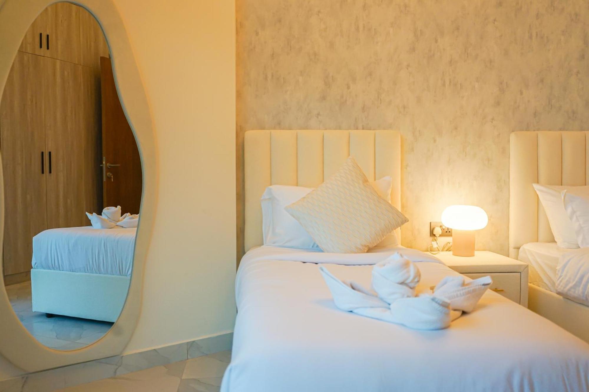 Apartment Millennium Binghatti 2br Burj Khalifa And Dubai
