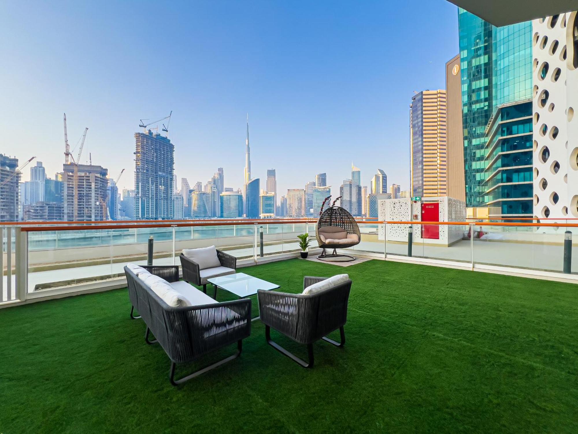 Millennium Binghatti 2br Burj Khalifa And Apartment
