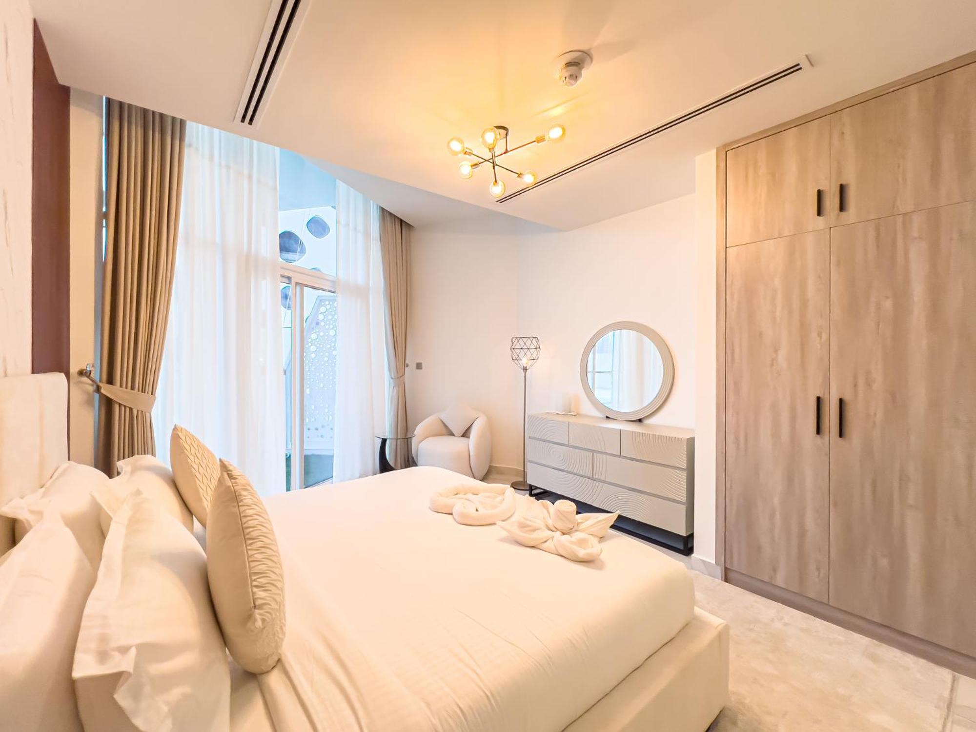 Millennium Binghatti 2br Burj Khalifa And Dubai