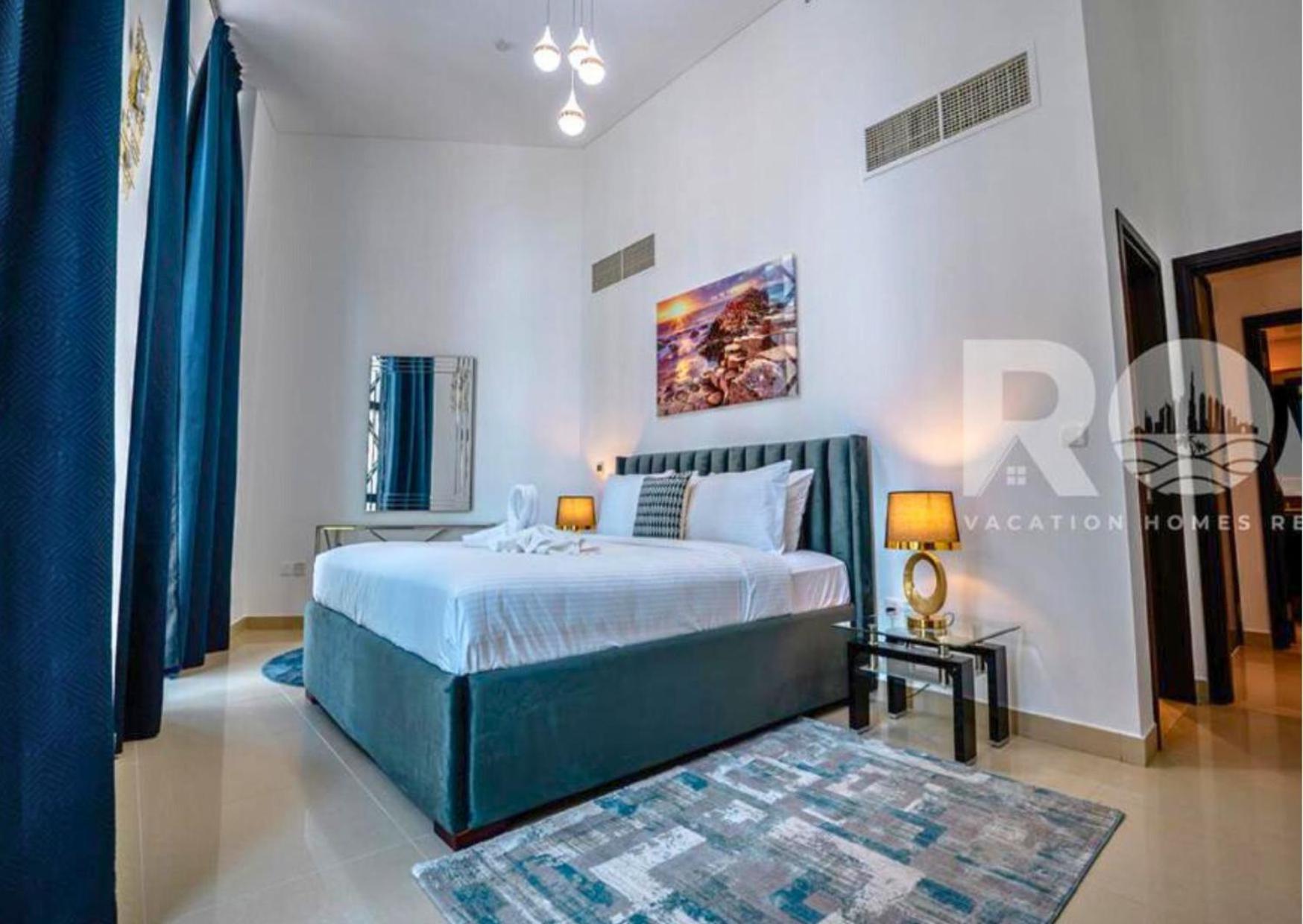 Eloquent 1br With Dedicated Study Area *