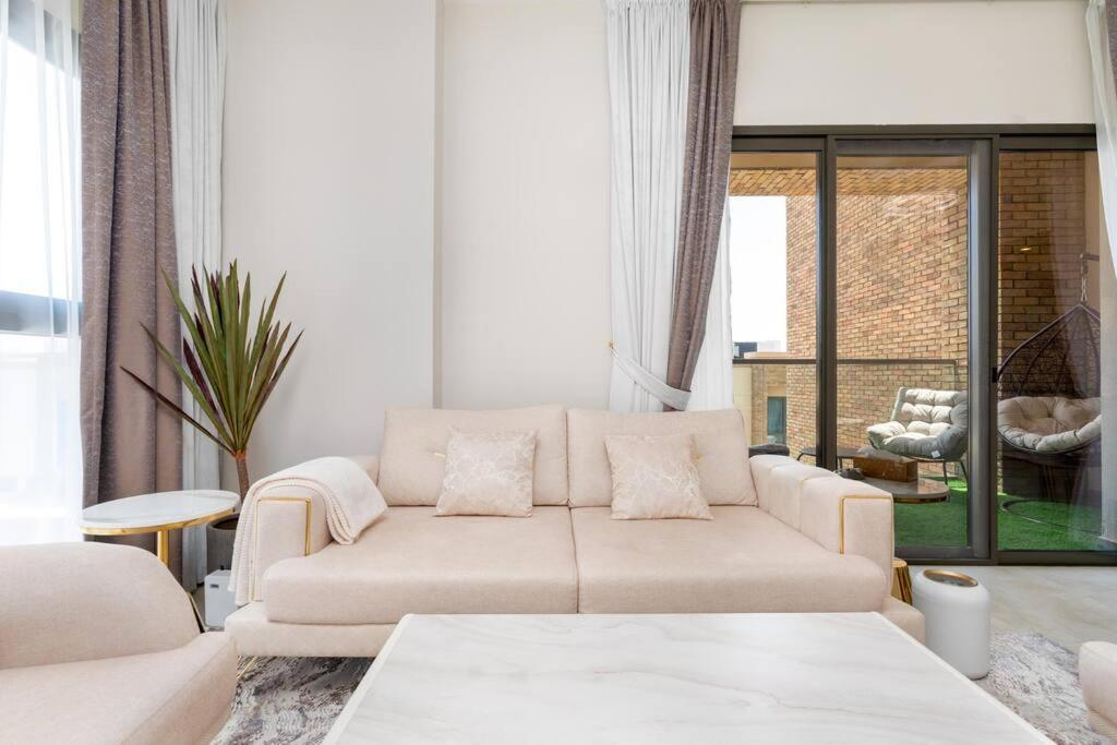 Eleganz By Danube - 2 Bedroom - Jvc Apartment *