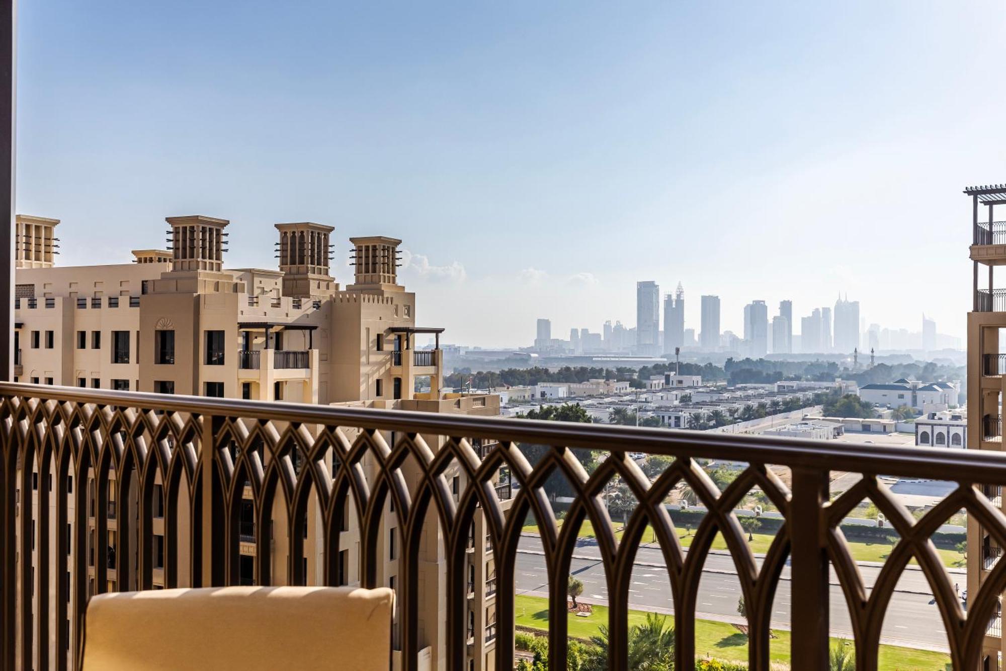 Chic 2br In Madinat Jumeirah Living Pool Views * Dubai