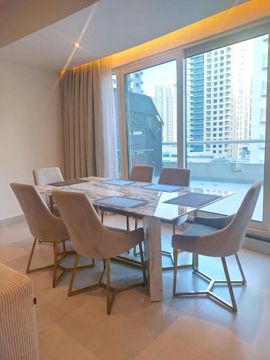 Upgraded 2 Bedroom At Marina